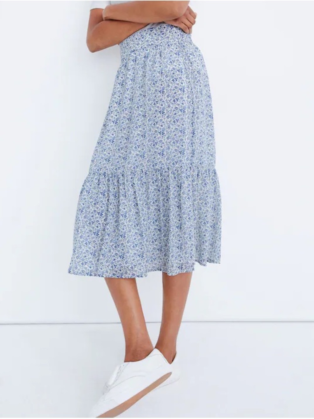Madewell Tiered Peasant Midi Skirt in Climbing Floral Blue White